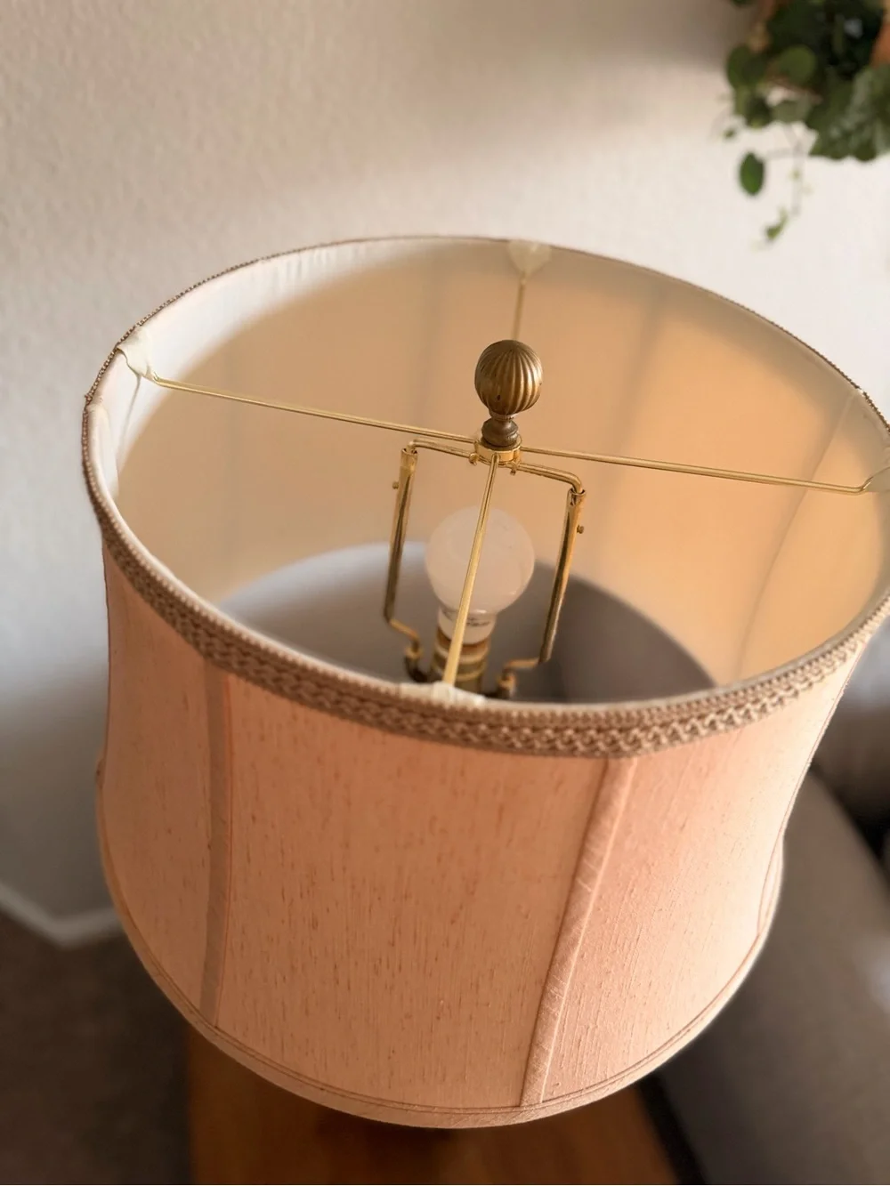 Antique Cream Table Lamp with Metal Base and Beige Shade